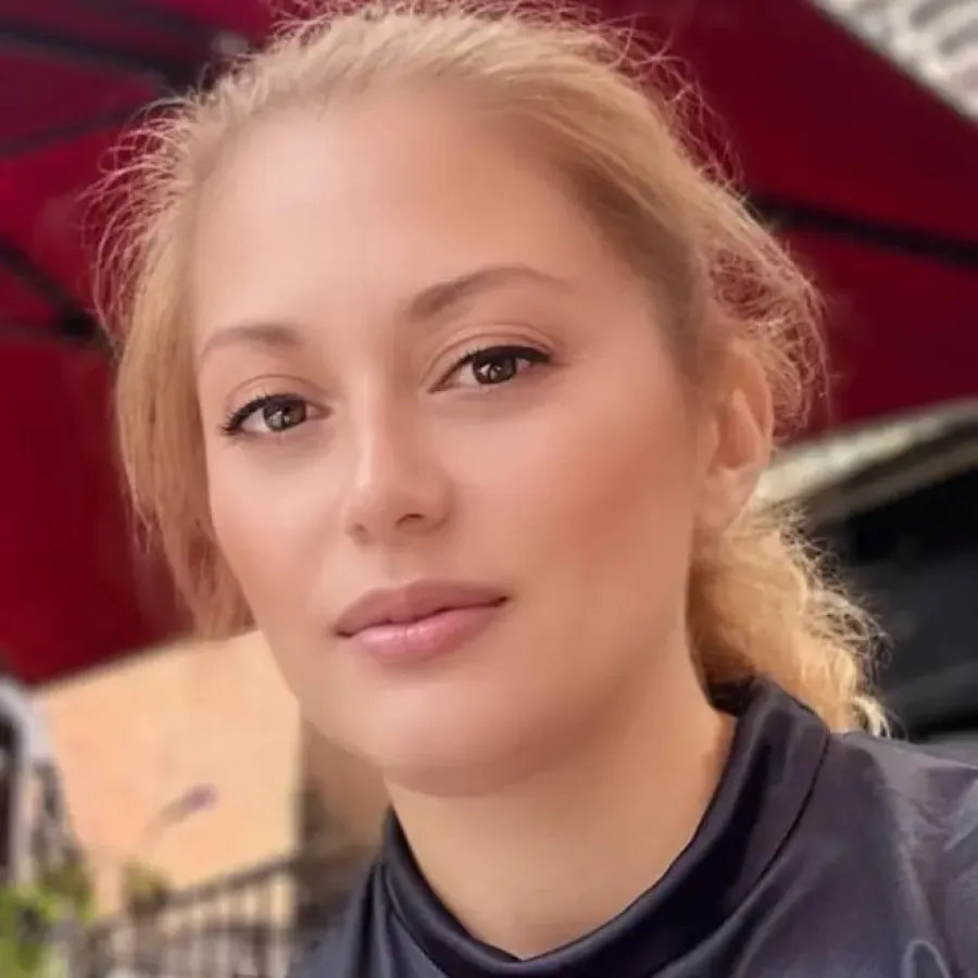 Роковая любовь из Tinder: как испанский офицер НАТО слил службу ради русской красотки