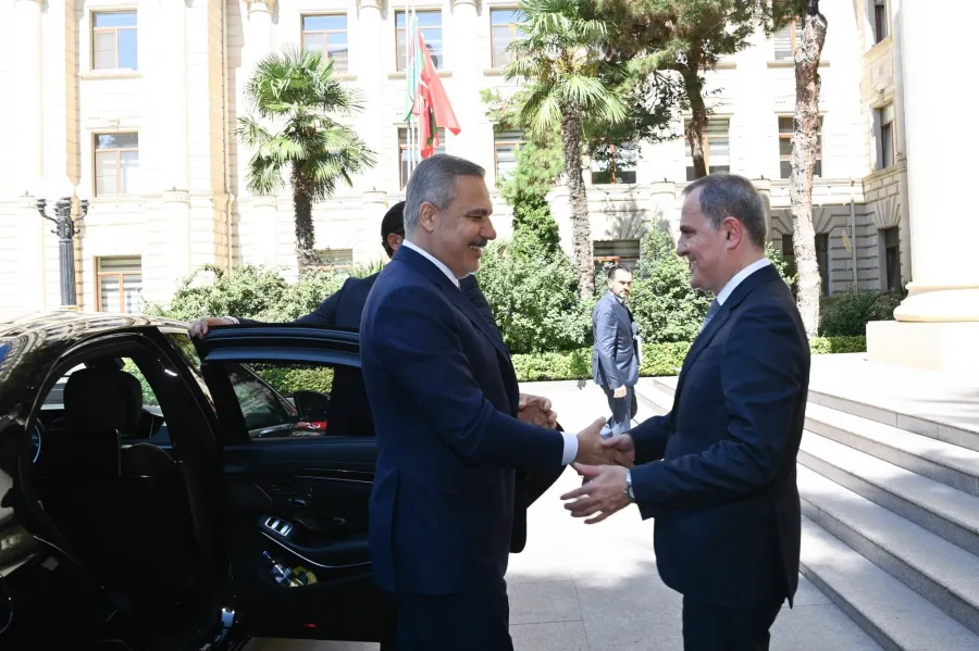 Ceyhun Bayramovun Hakan Fidanla geniştərkibli görüşü keçirilir - YENİLƏNDİ 2 — 3