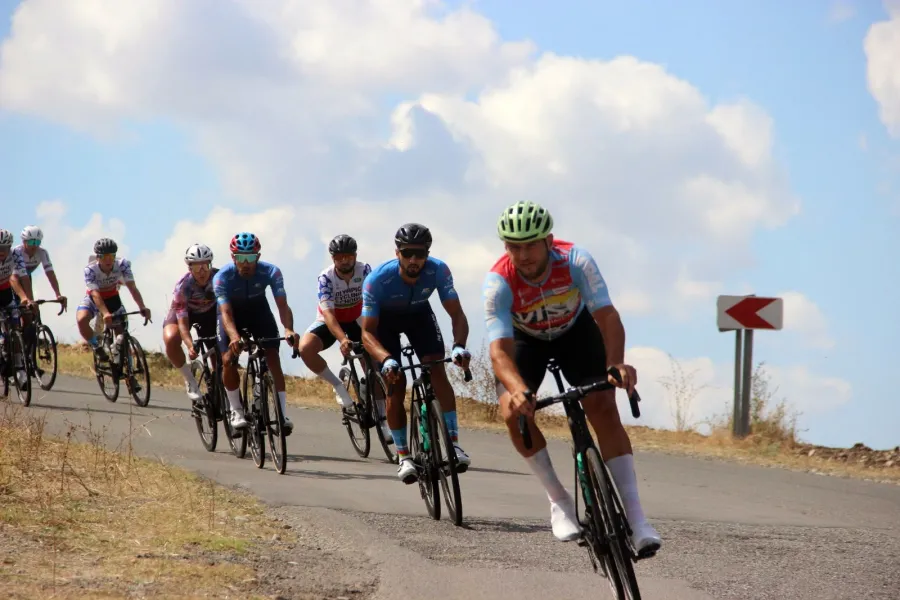 Zirvəyə doğru pedalladılar: Azərbaycan çempionatında qızıl medallar sahibini tapdı! — 7