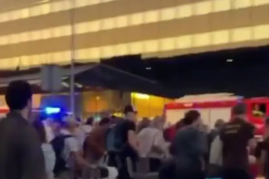 TƏCİLİ: Varşava hava limanında bomba həyəcanı - VİDEO