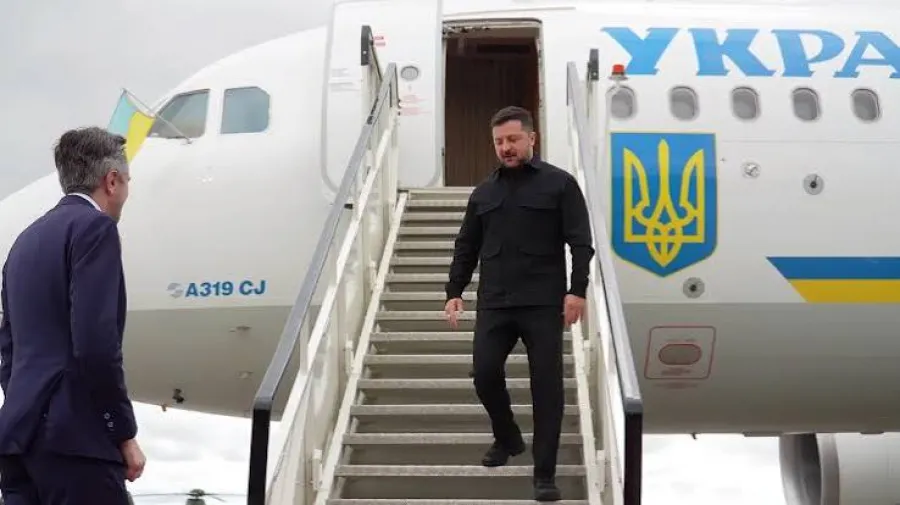 Зеленский: Россия дважды пыталась сбить мой самолет