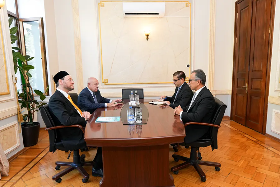 Dövlət Komitəsinin sədri Rusiya Müsəmanları Ruhani İdarəsinin nümayəndəsi ilə görüşdü