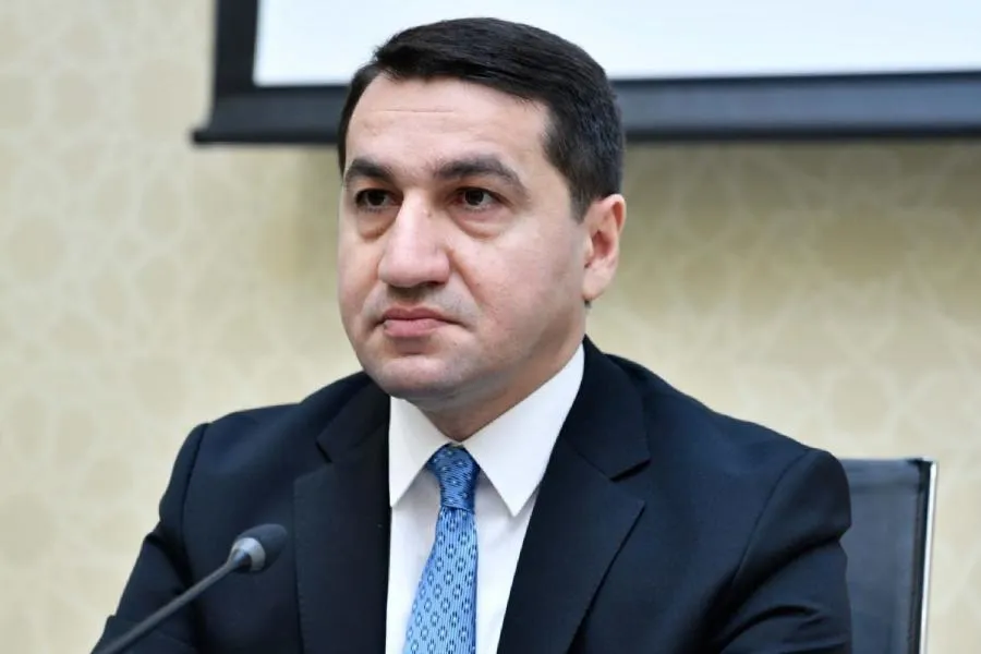 Hikmət Hacıyev Dubayda Azərbaycanın tarixi irsindən danışdı