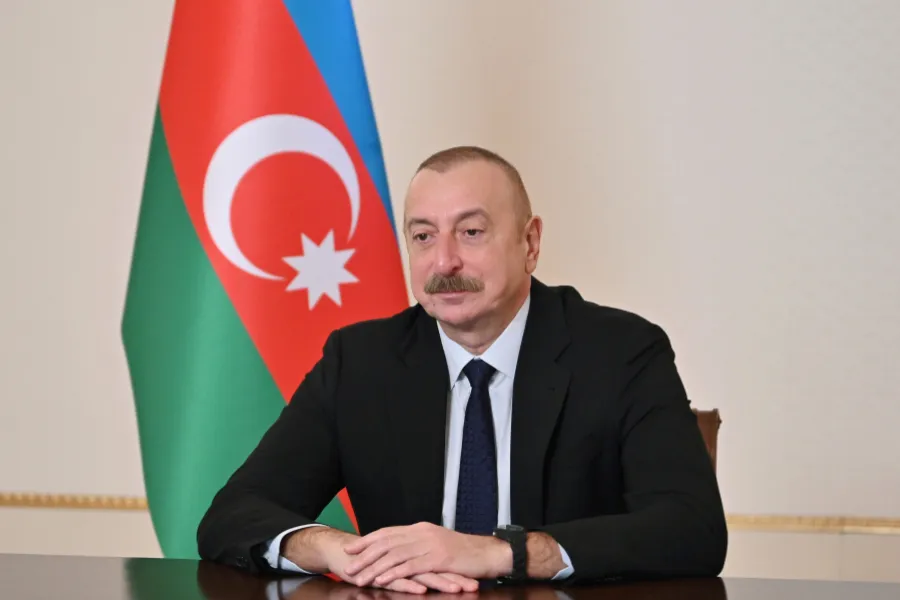 Prezident Pir Ömər Sultan ziyarətgahında aparılan konservasiya işləri ilə tanış oldu