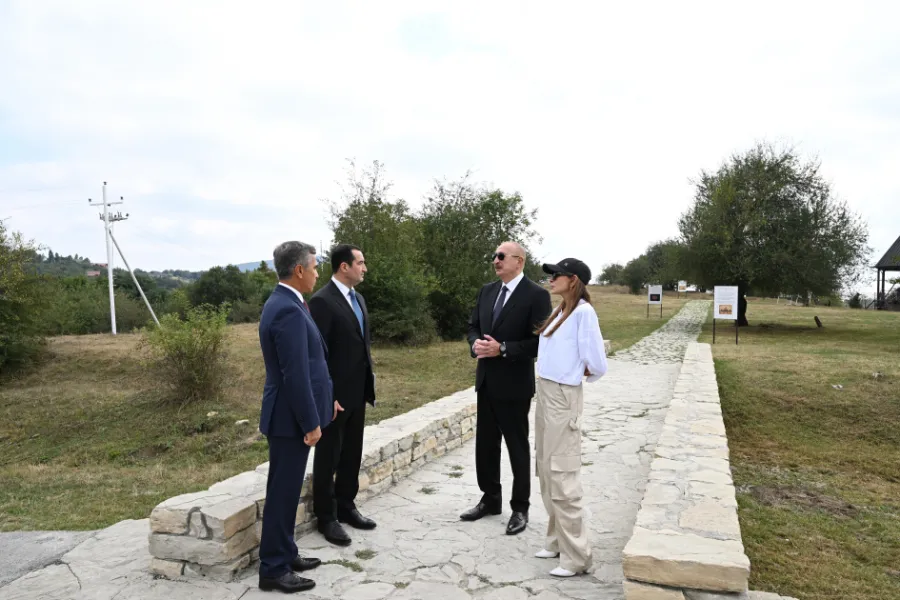 President Ilham Aliyev inspects conservation works at Pir Omar Sultan shrine in Shamakhi — 2