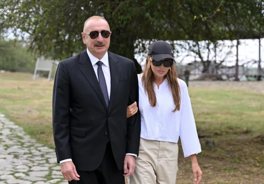 President Ilham Aliyev inspects conservation works at Pir Omar Sultan shrine in Shamakhi — 4