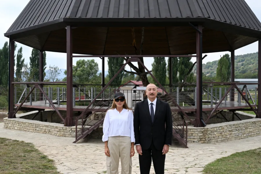 President Ilham Aliyev inspects conservation works at Pir Omar Sultan shrine in Shamakhi — 6