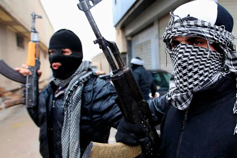 Azərbaycanda sadə vətəndaş necə olur ki, gedib Yaxın Şərqdə terrorçuya çevrilir?