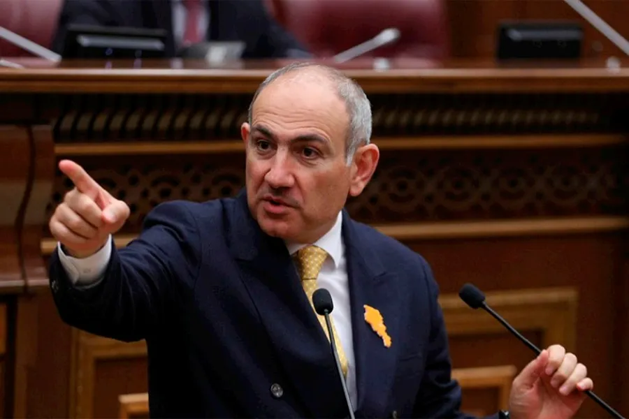 Paşinyan oyunun qaydalarını dəyişir: Rusiya Ermənistanda qalmaq istəyirsə...