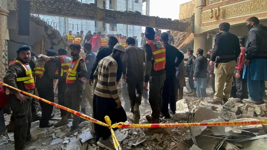 Pakistanda məscid yaxınlığında törədilən terrorda ölənlərin sayı 31-ə çatdı