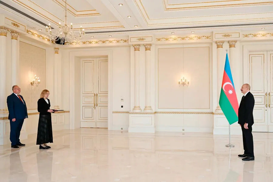 İlham Əliyev Estoniyanın yeni təyin olunmuş səfirini qəbul etdi
