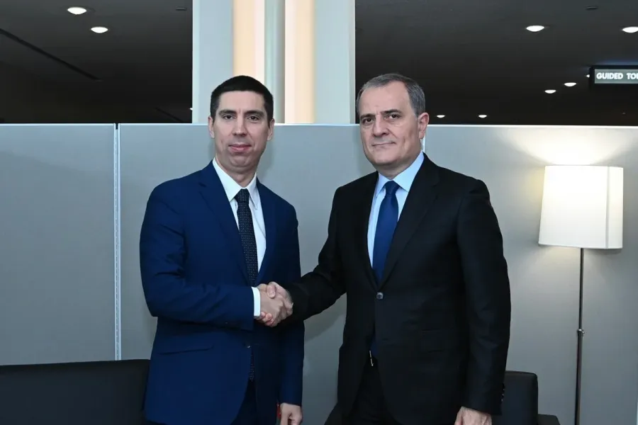 Jeyhun Bayramov discusses strategic partnership agenda with Moldovan counterpart