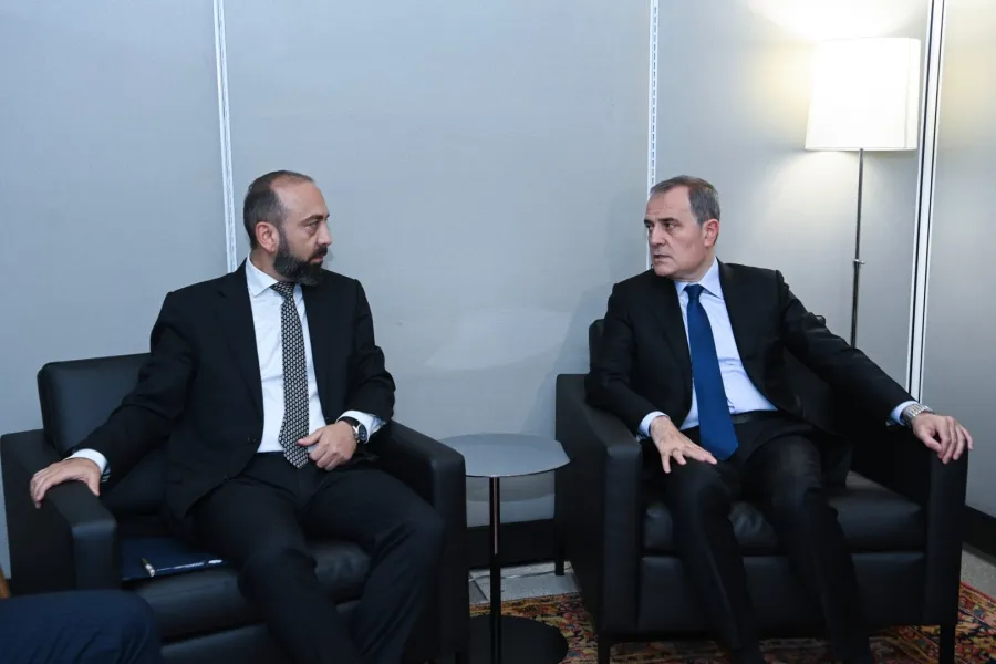 Azərbaycan və Ermənistan birbaşa dialoqu davam etdirmək barədə razılığa gəldi - FOTO — 3