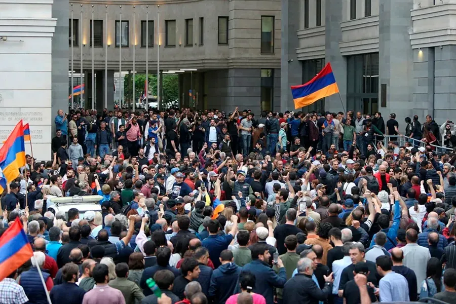 Armenian journalist cries out: Azerbaijanis held a protest in Sisian – PHOTO