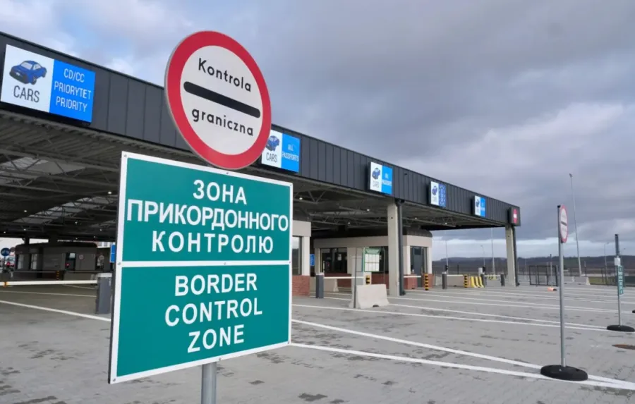 СРОЧНО: Россия начала бомбардировку, Польша очистила границу