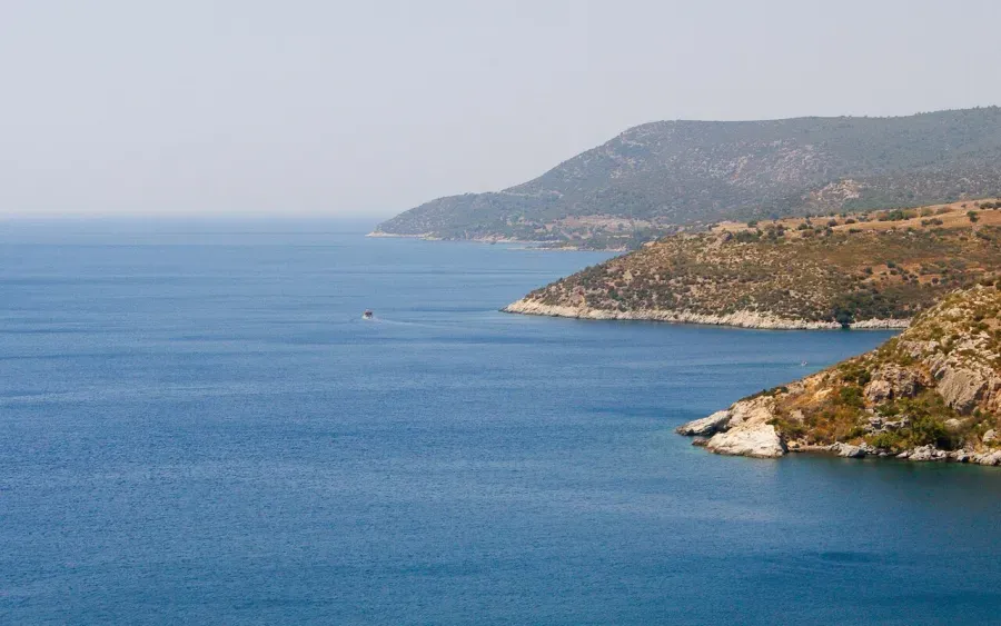 Fire breaks out on Greek-owned vessel – VIDEO