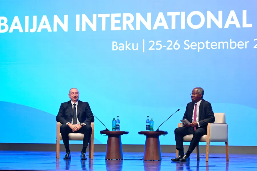 Prezident II Azərbaycan Beynəlxalq İnvestisiya Forumunda iştirak etdi - YENİLƏNDİ 2