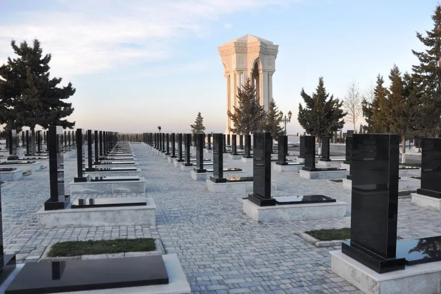 Gəncədə Anım Günü ilə bağlı Şəhidlər xiyabanı ziyarət olundu