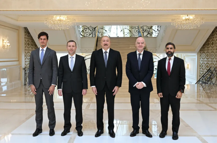President Ilham Aliyev receives FIFA President — 1