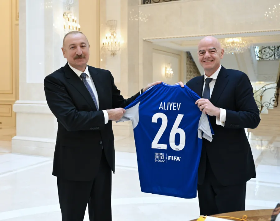 President Ilham Aliyev receives FIFA President — 3