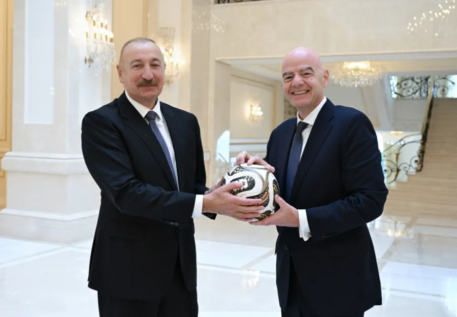 President Ilham Aliyev receives FIFA President — 4
