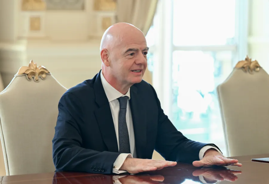 President Ilham Aliyev receives FIFA President — 7