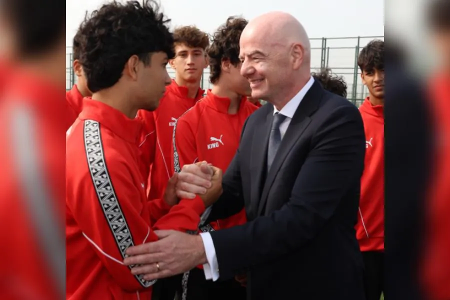 FIFA prezidenti Azərbaycan U-15 millisi ilə görüşməsi barədə paylaşım etdi