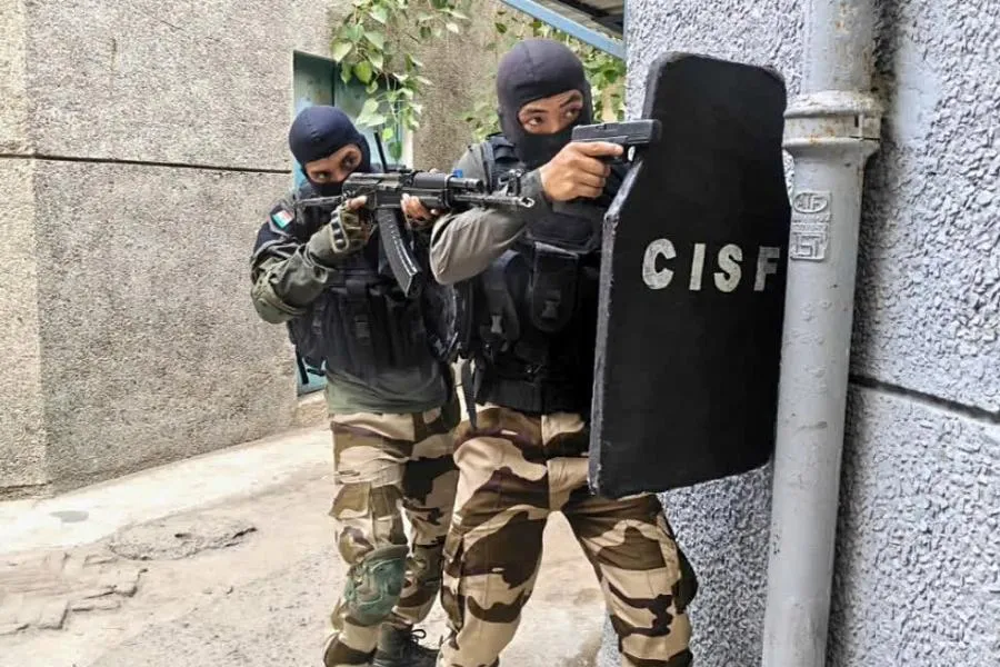 Hindistanda hərbi faciə: Xidmət yoldaşlarını "AK-47" ilə qətlə yetirdi