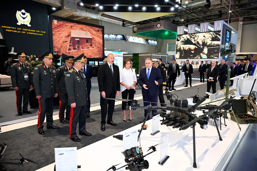 İlham Əliyev "ADEX 2026" və "Securex Caspian" sərgiləri ilə tanış oldu