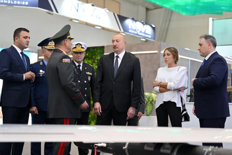 İlham Əliyev "ADEX 2026" və "Securex Caspian" sərgiləri ilə tanış oldu — 2