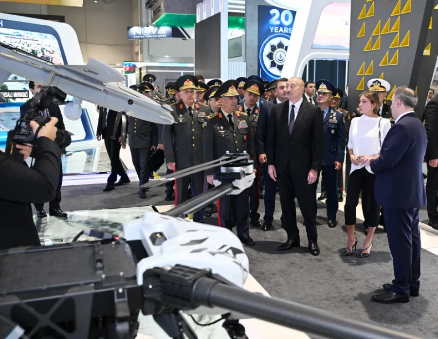 İlham Əliyev "ADEX 2026" və "Securex Caspian" sərgiləri ilə tanış oldu — 6