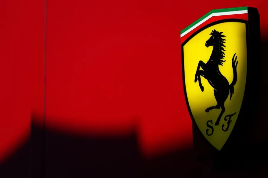 Qəzadan son anda qaçdı! — Hemiltonun xətası "Ferrari"yə baha başa gəldi
