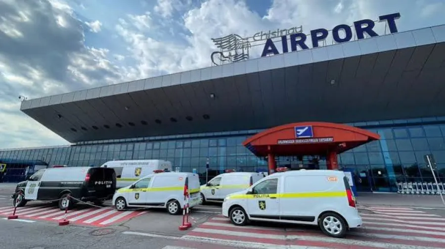 Тревога в аэропорту: Пассажиры СРОЧНО эвакуированы