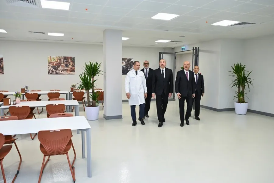 Президент на открытии — 16