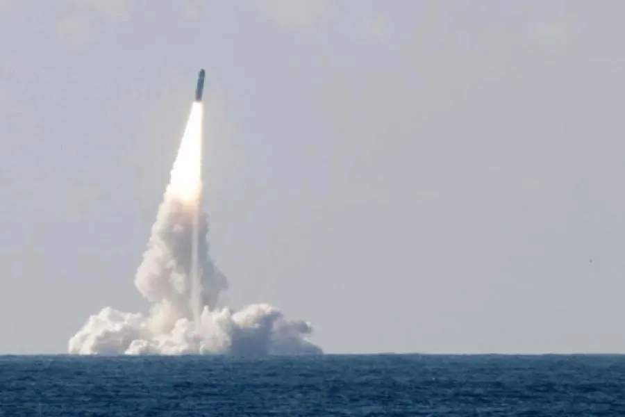 Fransa nüvə başlığı daşıya bilən yeni balistik raketini sınaqdan keçirdi - VİDEO