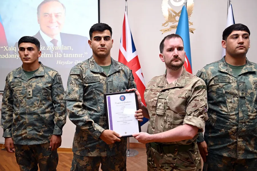 Britaniyalı hərbçilər Bakıda zabitlərə təlim keçdi — 3