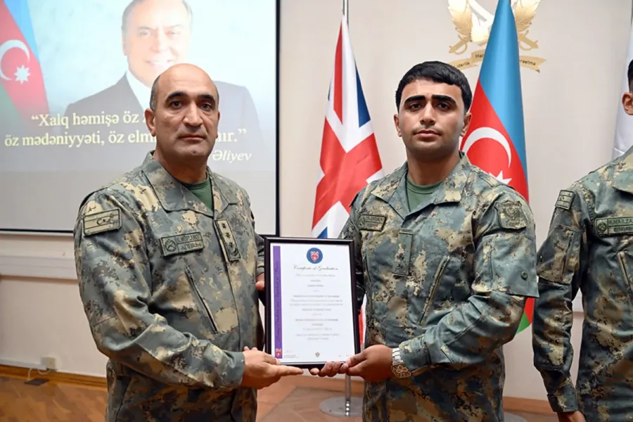 Britaniyalı hərbçilər Bakıda zabitlərə təlim keçdi — 4