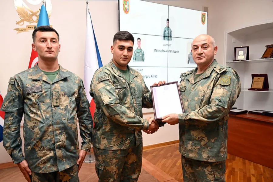 Britaniyalı hərbçilər Bakıda zabitlərə təlim keçdi — 5