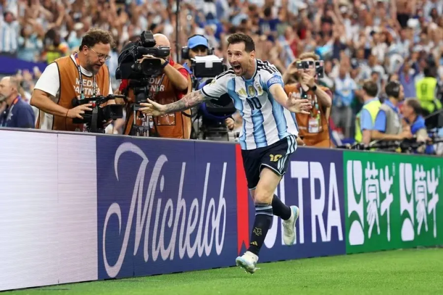 Möhtəşəm vida: Messi son matçında şou göstərərək milli karyerasına nöqtə qoydu!
