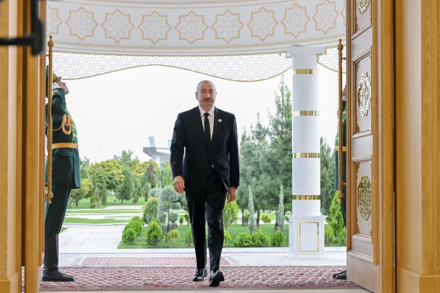 Prezident “Avaza” Kompleksinə gedib - FOTOLAR