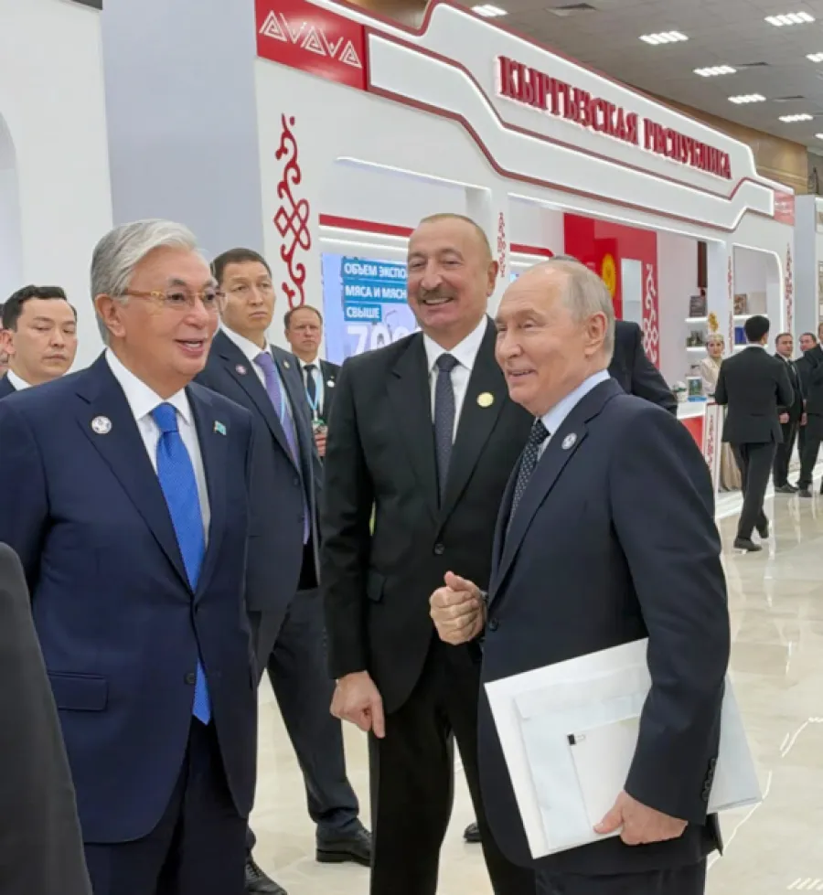 İlham Əliyev Türkmənbaşıda MDB ölkələrinin milli stendləri ilə tanış olub - FOTOLAR — 2