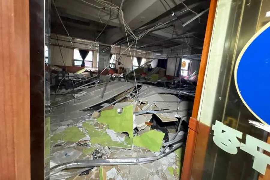 Tavan çökdü, 38 nəfər altında qaldı - Tequda dəhşət