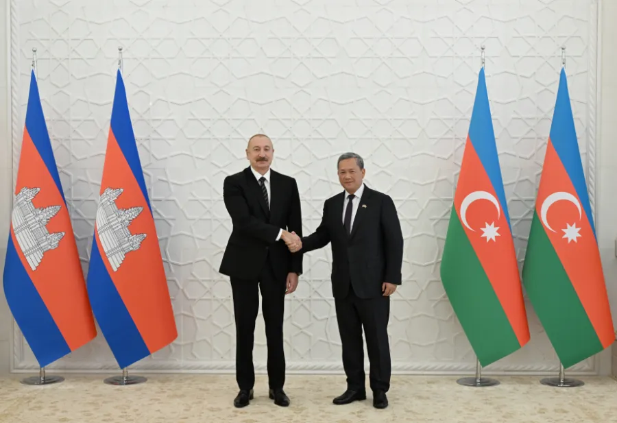 İlham Əliyev Baş naziri qarşıladı - FOTOLAR — 2