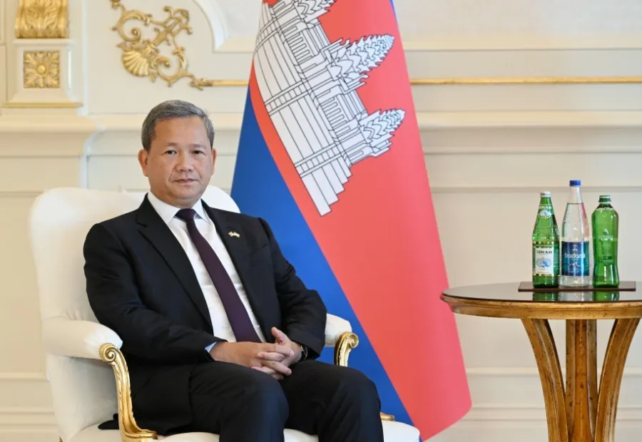Президент провел встречу с Премьер-министром Камбоджи в узком составе — 3