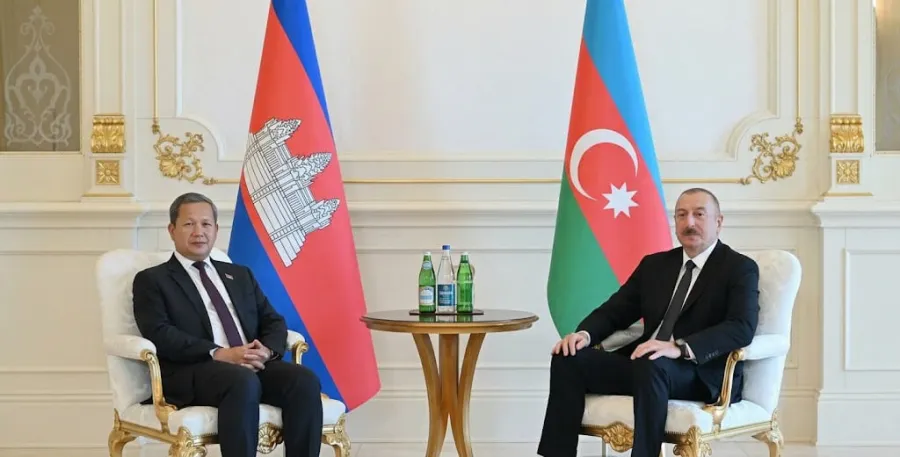 Президент провел встречу с Премьер-министром Камбоджи в узком составе