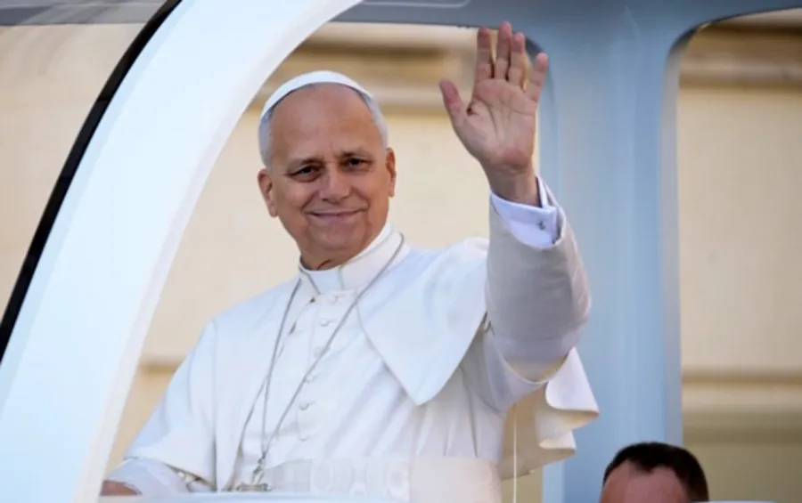 Roma Papası xəstəxanaya yerləşdirildi