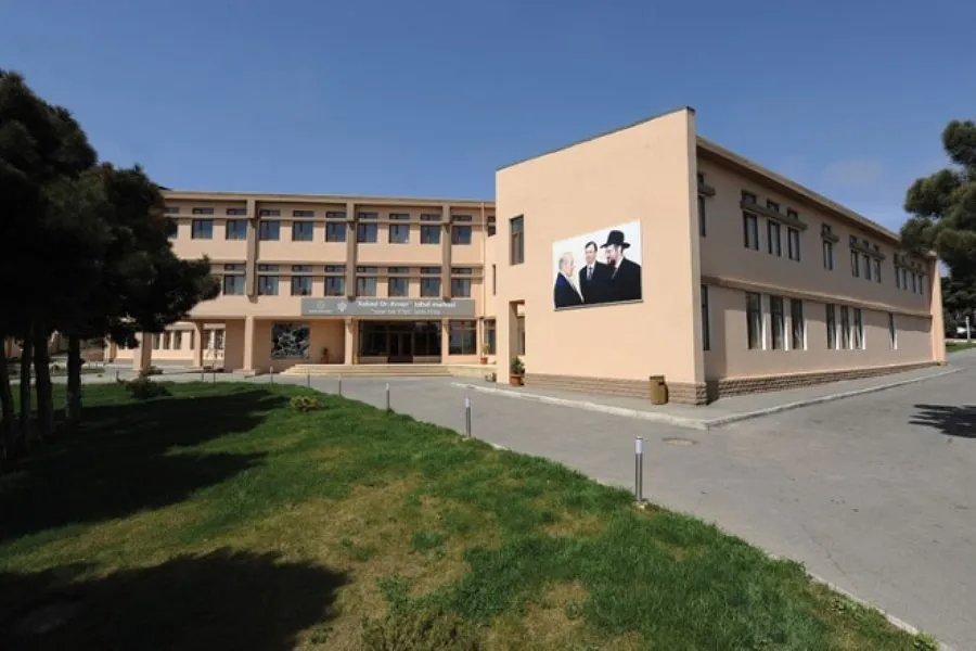 Yəhudi əsilli şagirdlər də kipasız gedirlər: 152 nömrəli məktəbdə geyim intizamı