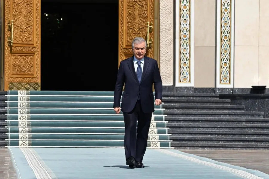 Şavkat Mirziyoyev Bakıya yola düşdü