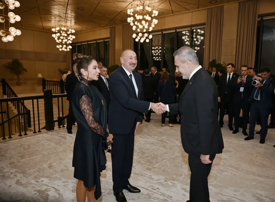 İlham Əliyev qonaqlar üçün şam yeməyi verdi - FOTOLAR — 7
