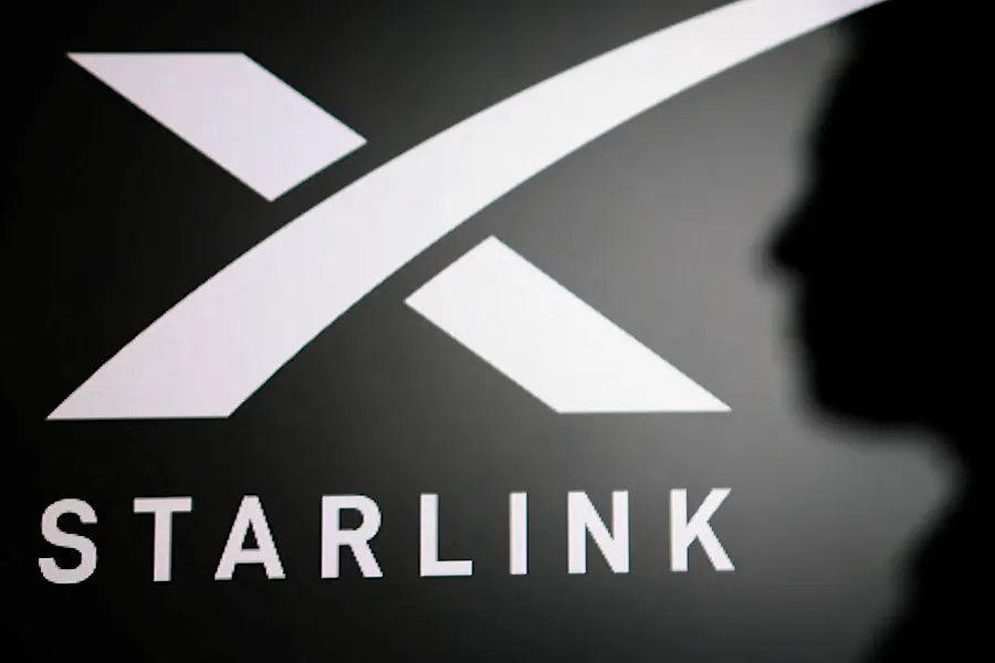 Маск объяснил ограничения на использование Starlink в военных целях